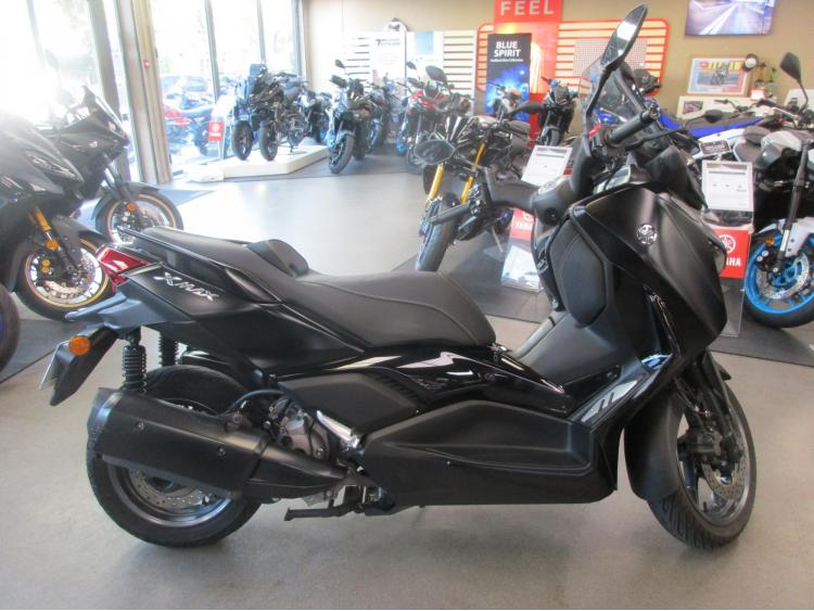 YAMAHA XMAX 300 Tech Max